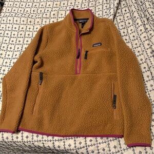 Patagonia Marsupial Fleece in nest brown with amaranth pinkTrim